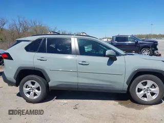 2021 Toyota RAV4 XLE with VIN 2T3W1RFV2MW137411, listed as a IAAI auction lot 41781029 with 80,002 mi miles. Bid and sale history available at carsss.com. Image 13.
