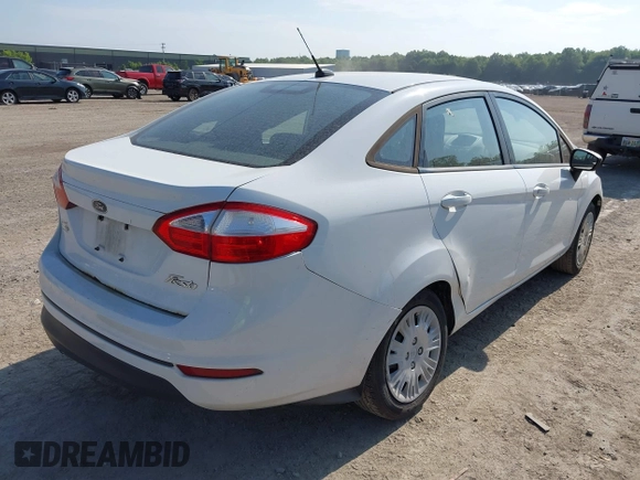2014 Ford Fiesta S z VIN 3FADP4AJXEM211776, wystawiony jako IAAI lot #42574815 z przebiegiem 174 043 mil mil oraz . Historia ofert i sprzedaży dostępna na DreamBid. Obrazek 4.