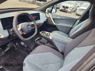 2024 BMW iX M60 z VIN WB533CF08RCR13397, wystawiony jako Copart lot #79058994 z przebiegiem 216 mil mil oraz Szkody całkowita. Historia ofert i sprzedaży dostępna na DreamBid. Obrazek 7.