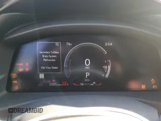 2024 Lexus RZ 300e Premium z VIN JTJABABB5RA005041, wystawiony jako Copart lot #72653024 z przebiegiem 3385 mil mil oraz Szkody całkowita. Historia ofert i sprzedaży dostępna na DreamBid. Obrazek 9.