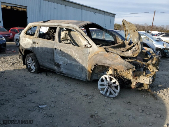 2016 Toyota Highlander LE with VIN 5TDZARFH3GS022202, listed as a Copart auction lot 47043585 with 0 mi miles and Salvage Title. Bid and sale history available at carsss.com. Image 4.