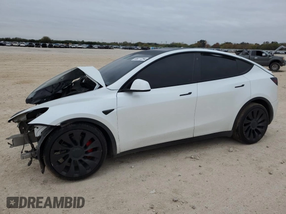 2021 Tesla Model Y Performance z VIN 5YJYGDEF0MF267326, wystawiony jako Copart lot #52319925 z przebiegiem Nie podano mil oraz Szkoda całkowita • Salvage title. Historia ofert i sprzedaży dostępna na DreamBid. Obrazek 1.
