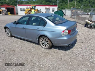 2011 BMW 3 Series 328i xDrive z VIN WBAPK5G56BNN31231, wystawiony jako IAAI lot #42463929 z przebiegiem 144 939 mil mil oraz . Historia ofert i sprzedaży dostępna na DreamBid. Obrazek 3.
