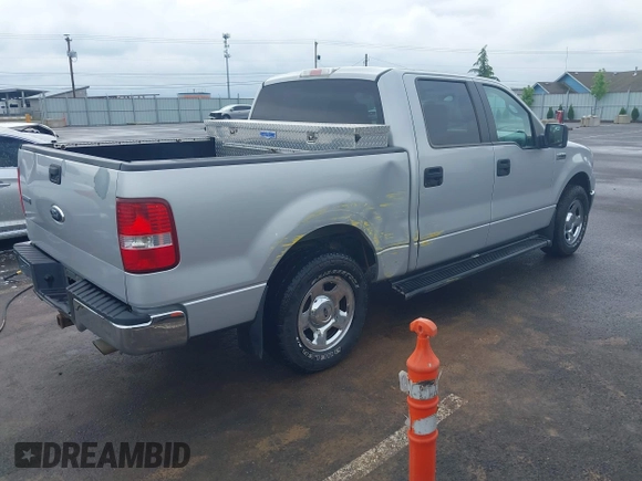 2007 Ford F-150 XLT z VIN 1FTPW12557KC34709, wystawiony jako IAAI lot #42140299 z przebiegiem 59 424 mil mil oraz . Historia ofert i sprzedaży dostępna na DreamBid. Obrazek 4.