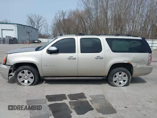 2014 GMC Yukon XL SLT with VIN 1GKS2KE71ER110308, listed as a IAAI auction lot 41940610 with 202,071 mi miles. Bid and sale history available at carsss.com. Image 14.