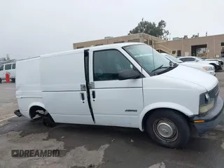 1998 Chevrolet Astro Cargo Van with VIN 1GCDM19WXWB155185, listed as a IAAI auction lot 41670032 with 127,514 mi miles. Bid and sale history available at carsss.com. Image 14.