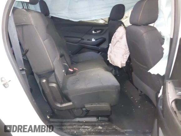 2018 Chevrolet Traverse LS with VIN 1GNEVFKW8JJ193464, listed as a IAAI auction lot 41448963 with 90,910 mi miles. Bid and sale history available at carsss.com. Image 8.