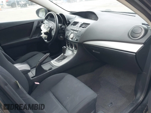 2011 Mazda 3 i Touring z VIN JM1BL1VF7B1437719, wystawiony jako IAAI lot #39395465 z przebiegiem 89 099 mil mil oraz . Historia ofert i sprzedaży dostępna na DreamBid. Obrazek 5.