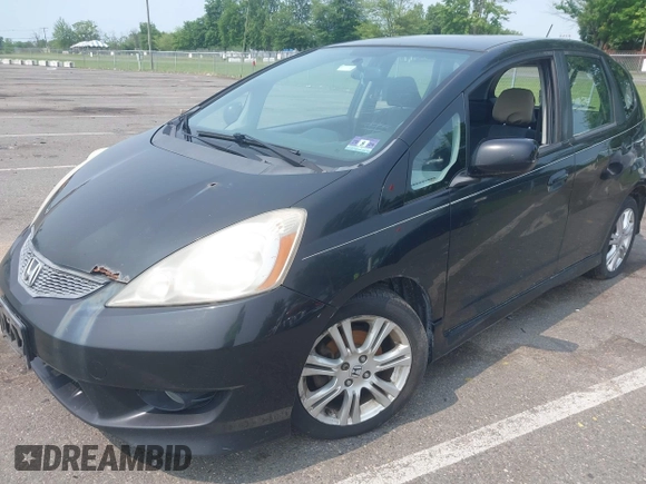 2009 Honda Fit Sport с VIN JHMGE88499S064608, выставлен на аукционе IAAI как лот 42488742 с пробегом 246 527 миль миль и . История ставок и продаж доступна на DreamBid. Изображение 2.