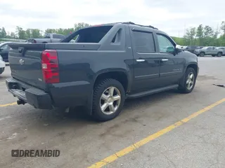 2007 Chevrolet Avalanche 3LT z VIN 3GNFK12307G292585, wystawiony jako IAAI lot #42303468 z przebiegiem 147 480 mil mil oraz . Historia ofert i sprzedaży dostępna na DreamBid. Obrazek 4.