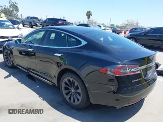 2019 Tesla Model S 75D с VIN 5YJSA1E22KF304098, выставлен на аукционе IAAI как лот 42293794 с пробегом 49 545 миль миль и . История ставок и продаж доступна на DreamBid. Изображение 3.