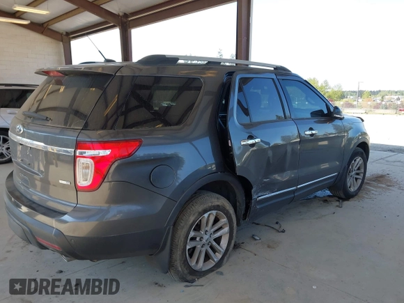 2015 Ford Explorer XLT with VIN 1FM5K8D89FGB99625, listed as a IAAI auction lot 42101023 with 136,624 mi miles and . Bid and sale history available at carsss.com. Image 4.