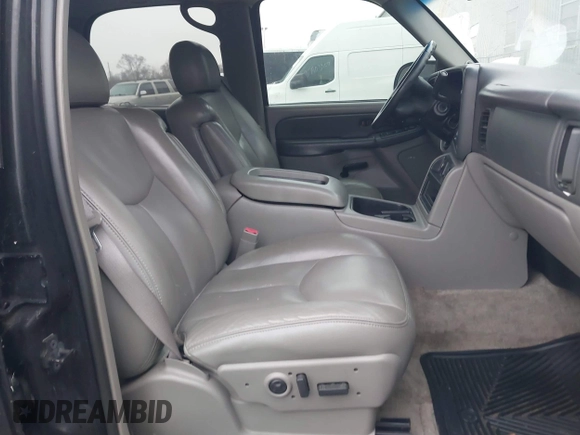 2003 Chevrolet Tahoe LT with VIN 1GNEK13Z23R274954, listed as a IAAI auction lot 41111133 with 261,414 mi miles. Bid and sale history available at carsss.com. Image 5.