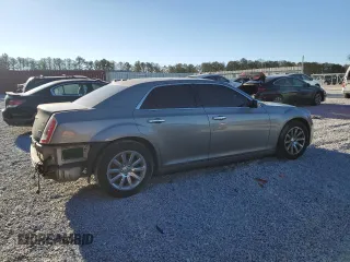 2014 Chrysler 300 C z VIN 2C3CCAEG9EH328699, wystawiony jako Copart lot #88137275 z przebiegiem 132 555 mil mil oraz Szkoda całkowita • Salvage title. Historia ofert i sprzedaży dostępna na DreamBid. Obrazek 3.