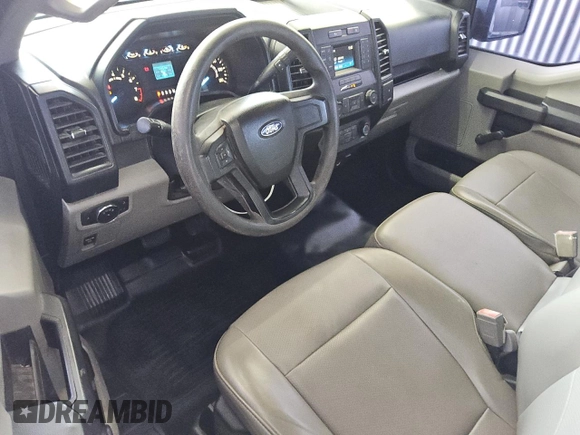 2018 Ford F-150 XL z VIN 1FTMF1EB2JFD61180, wystawiony jako Copart lot #60848285 z przebiegiem 152 990 mil mil oraz Czysty tytuł • Clean title. Historia ofert i sprzedaży dostępna na DreamBid. Obrazek 8.