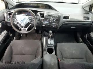 2013 Honda Civic LX z VIN 2HGFB2F56DH585866, wystawiony jako Copart lot #56435615 z przebiegiem 179 194 mil mil oraz Szkoda całkowita • Salvage title. Historia ofert i sprzedaży dostępna na DreamBid. Obrazek 8.