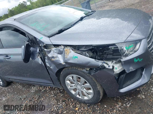 2018 Hyundai Accent SE with VIN 3KPC24A35JE015593, listed as a IAAI auction lot 41973931 with 119,135 mi miles and . Bid and sale history available at carsss.com. Image 6.
