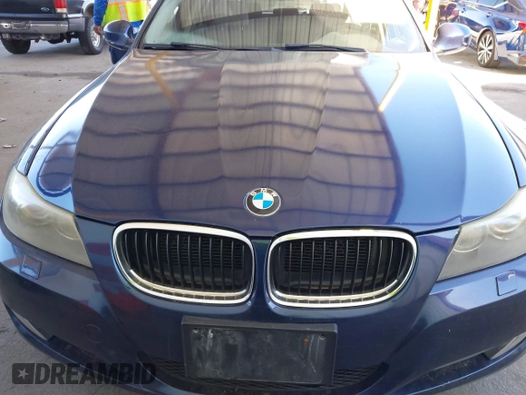 2011 BMW 3 Series 328i with VIN WBAPH7G52BNN07969, listed as a IAAI auction lot 41815185 with 159,860 mi miles. Bid and sale history available at carsss.com. Image 12.