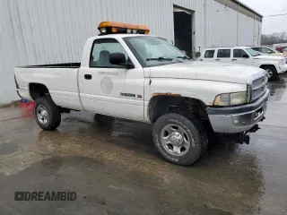 2002 Dodge 2500 z VIN 3B7KF26Z02M258382, wystawiony jako Copart lot #84318904 z przebiegiem 99 408 mil mil oraz Czysty tytuł • Clean title. Historia ofert i sprzedaży dostępna na DreamBid. Obrazek 4.