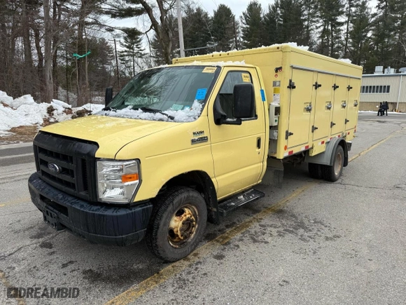 2019 Ford Econoline Commercial Cutaway with VIN 1FDXE4FS9KDC57732, listed as a Copart auction lot 47603335 with NaN miles and Clean Title. Bid and sale history available at carsss.com. Image 2.