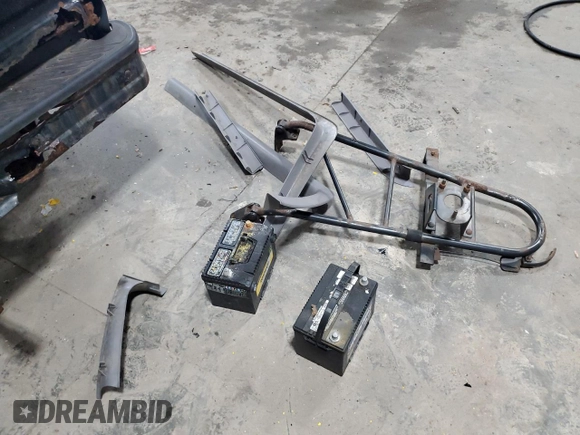 1996 Ford Bronco XL с VIN 1FMEU15N5TLB27829, выставлен на аукционе Copart как лот 58618705 с пробегом Не указан миль и Чистый • Clean title. История ставок и продаж доступна на DreamBid. Изображение 13.