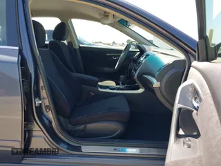 2013 Nissan Altima SV with VIN 1N4AL3AP3DN577189, listed as a IAAI auction lot 42041701 with 82,094 mi miles and . Bid and sale history available at carsss.com. Image 5.