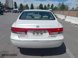 2008 Hyundai Azera Limited with VIN KMHFC46F78A311138, listed as a IAAI auction lot 42004678 with 91,444 mi miles. Bid and sale history available at carsss.com. Image 16.