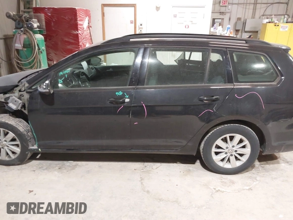2019 Volkswagen Golf SportWagen S with VIN 3VWY57AU2KM511141, listed as a IAAI auction lot 41381913 with 93,679 mi miles. Bid and sale history available at carsss.com. Image 15.