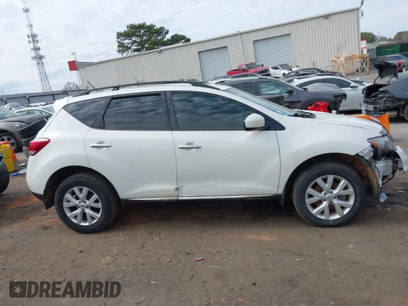 2014 Nissan Murano SL z VIN JN8AZ1MU1EW418461, wystawiony jako IAAI lot #41690883 z przebiegiem 191 612 mil mil oraz . Historia ofert i sprzedaży dostępna na DreamBid. Obrazek 13.