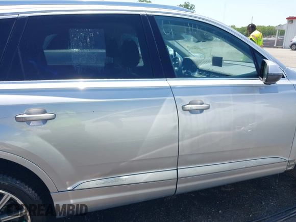 2018 Audi Q7 Premium Plus with VIN WA1LHAF74JD015170, listed as a IAAI auction lot 42542451 with 104,990 mi miles and . Bid and sale history available at DreamBid. Image 14.