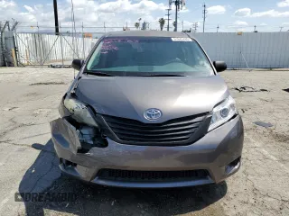 2014 Toyota Sienna L z VIN 5TDZK3DC0ES409479, wystawiony jako Copart lot #51643485 z przebiegiem 119 709 mil mil oraz Szkoda całkowita • Salvage title. Historia ofert i sprzedaży dostępna na DreamBid. Obrazek 5.