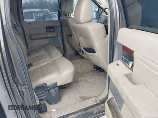2008 Ford F-150 XLT z VIN 1FTPW14V18FB71129, wystawiony jako IAAI lot #41252246 z przebiegiem 282 129 mil mil oraz . Historia ofert i sprzedaży dostępna na DreamBid. Obrazek 8.