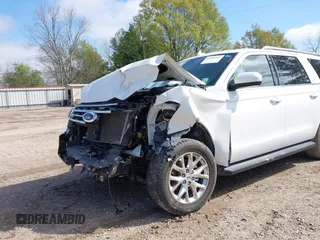 2021 Ford Expedition Max XLT z VIN 1FMJK1HT3MEA20184, wystawiony jako IAAI lot #41858965 z przebiegiem 50 548 mil mil oraz . Historia ofert i sprzedaży dostępna na DreamBid. Obrazek 6.