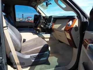 2015 Ford F-250 Lariat z VIN 1FT7W2BT9FEC36528, wystawiony jako IAAI lot #42358471 z przebiegiem 157 487 mil mil oraz . Historia ofert i sprzedaży dostępna na DreamBid. Obrazek 5.