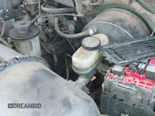 2001 Ford F-150 XL z VIN 1FTRF17WX1KB75142, wystawiony jako IAAI lot #42450523 z przebiegiem 326 430 mil mil oraz . Historia ofert i sprzedaży dostępna na DreamBid. Obrazek 17.