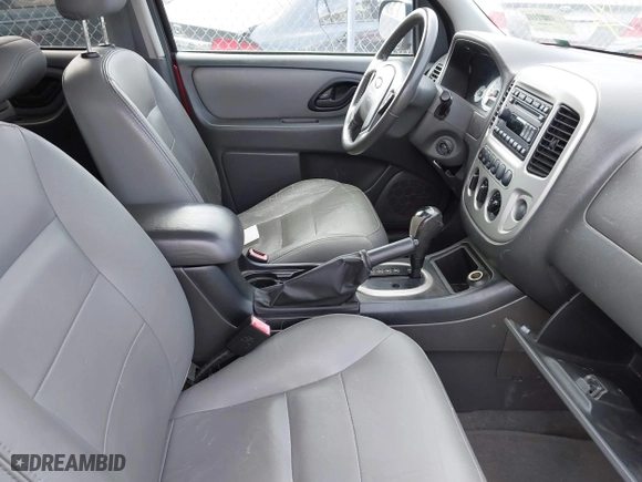 2007 Ford Escape Hybrid with VIN 1FMCU59H17KA98246, listed as a IAAI auction lot 41789024 with 999,999 mi miles. Bid and sale history available at carsss.com. Image 5.