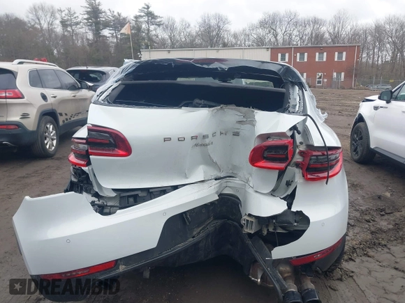 2018 Porsche Macan with VIN WP1AA2A56JLB18768, listed as a IAAI auction lot 41653261 with 56,993 mi miles. Bid and sale history available at carsss.com. Image 16.