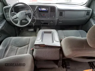 2004 Chevrolet Silverado 1500 LS with VIN 2GCEC19V041101826, listed as a Copart auction lot 50563575 with 215,161 mi miles and Salvage Title. Bid and sale history available at carsss.com. Image 8.