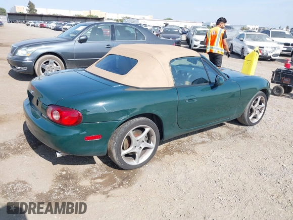 2001 Mazda MX-5 Miata z VIN JM1NB353110214307, wystawiony jako IAAI lot #42407414 z przebiegiem 158 400 mil mil oraz . Historia ofert i sprzedaży dostępna na DreamBid. Obrazek 4.