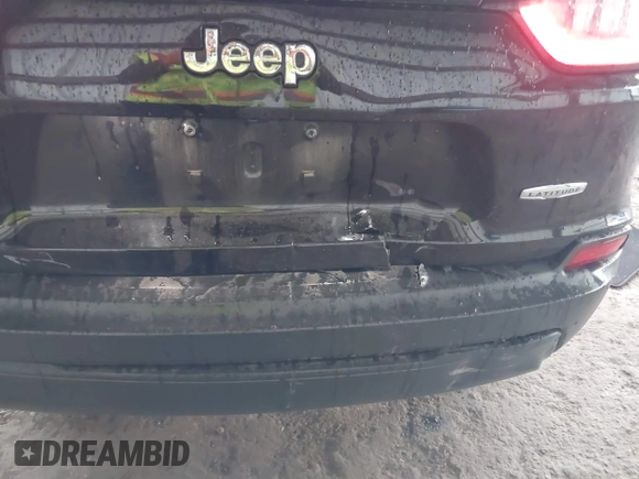 2020 Jeep Cherokee Latitude z VIN 1C4PJLCB1LD535765, wystawiony jako IAAI lot #41580618 z przebiegiem 56 040 mil mil oraz . Historia ofert i sprzedaży dostępna na DreamBid. Obrazek 6.