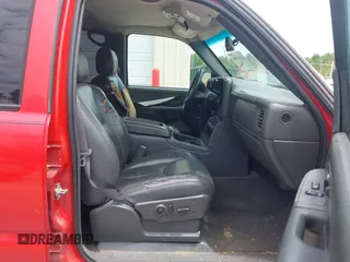 2004 Chevrolet Avalanche Z66 z VIN 3GNEC12T04G257212, wystawiony jako IAAI lot #42343800 z przebiegiem 277 908 mil mil oraz . Historia ofert i sprzedaży dostępna na DreamBid. Obrazek 5.