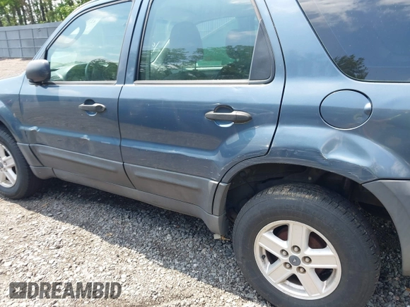 2005 Ford Escape XLS с VIN 1FMCU92Z25KD15083, выставлен на аукционе IAAI как лот 42388015 с пробегом 198 975 миль миль и . История ставок и продаж доступна на DreamBid. Изображение 6.