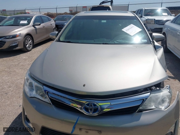 2013 Toyota Camry Hybrid LE with VIN 4T1BD1FK3DU092856, listed as a IAAI auction lot 42010493 with 27,497 mi miles. Bid and sale history available at carsss.com. Image 12.