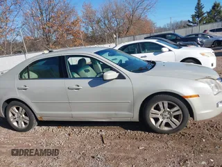 2008 Ford Fusion SEL with VIN 3FAHP08118R156805, listed as a IAAI auction lot 41853953 with 194,455 mi miles. Bid and sale history available at carsss.com. Image 13.