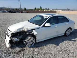 2008 Mercedes-Benz C 300 Sport z VIN WDDGF54X98R034971, wystawiony jako Copart lot #54894085 z przebiegiem 102 549 mil mil oraz Szkoda całkowita • Salvage title. Historia ofert i sprzedaży dostępna na DreamBid. Obrazek 1.