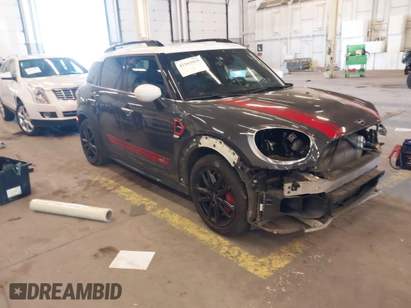 2020 MINI Countryman John Cooper Works z VIN WMZYZ9C07L3L84189, wystawiony jako IAAI lot #42163459 z przebiegiem 49 416 mil mil oraz . Historia ofert i sprzedaży dostępna na DreamBid. Obrazek 1.