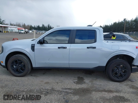 2025 Ford Maverick z VIN 3FTTW8JA1SRA04479, wystawiony jako IAAI lot #41797702 z przebiegiem 2 388 mil mil oraz . Historia ofert i sprzedaży dostępna na DreamBid. Obrazek 15.