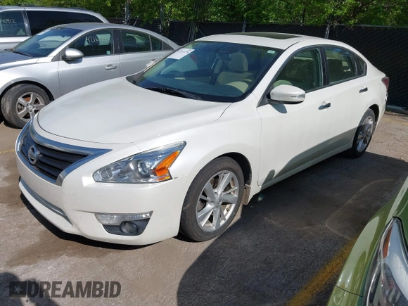2015 Nissan Altima 2.5 S with VIN 1N4AL3AP0FC246780, listed as a IAAI auction lot 42207239 with 228,572 mi miles. Bid and sale history available at carsss.com. Image 2.