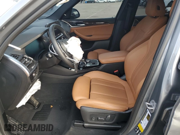 2024 BMW X3 xDrive30i z VIN 5UX53DP05R9U41219, wystawiony jako Copart lot #48721725 z przebiegiem Nie podano mil oraz Nie do naprawy • Non repairable. Historia ofert i sprzedaży dostępna na DreamBid. Obrazek 7.