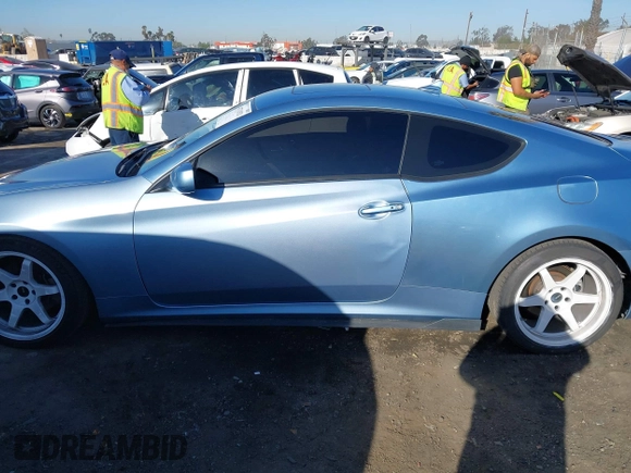 2010 Hyundai Genesis Coupe z VIN KMHHT6KD9AU011193, wystawiony jako IAAI lot #41711921 z przebiegiem 116 446 mil mil oraz . Historia ofert i sprzedaży dostępna na DreamBid. Obrazek 14.